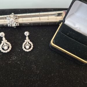 Elegant Silver Drop Earrings AND MATCHING RING WITH BOX